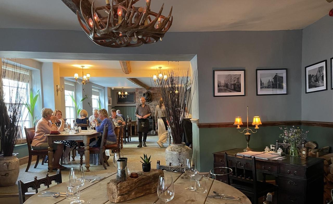 White Hart Hotel Wiveliscombe Екстериор снимка
