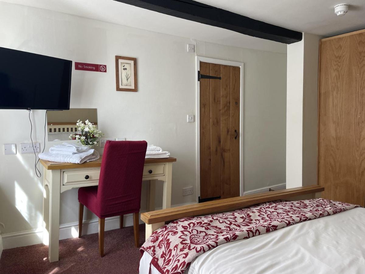 White Hart Hotel Wiveliscombe Стая снимка