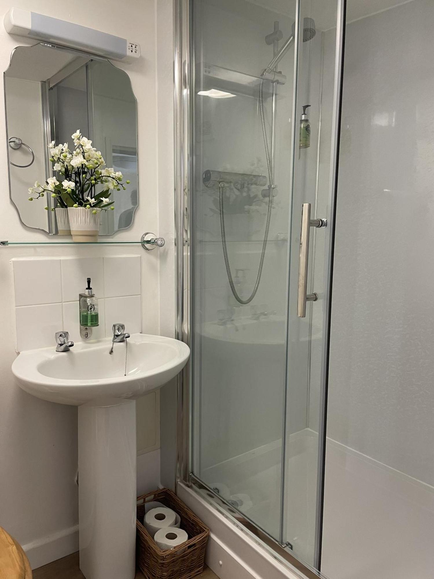 White Hart Hotel Wiveliscombe Стая снимка